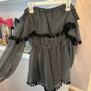 Black and white patterned romper!